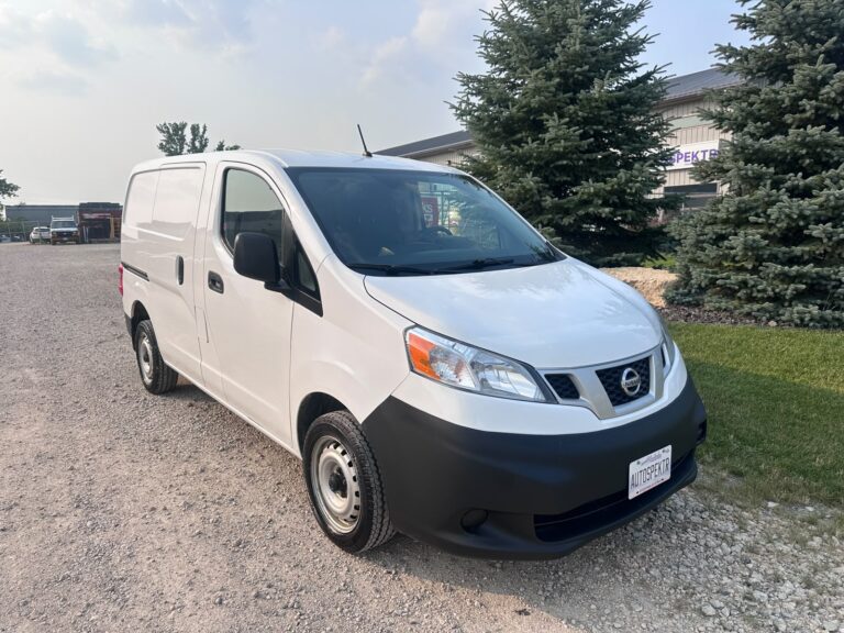 NISSAN NV200