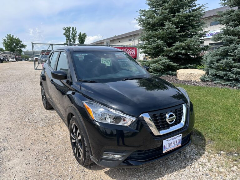 NISSAN KICKS SV